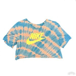 Nike Women’s Crop Top